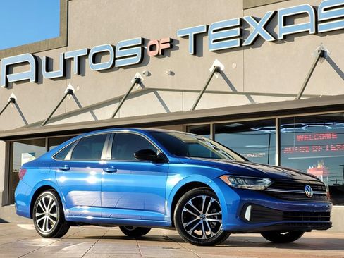 Used 2023 Volkswagen Jetta Sport image 2