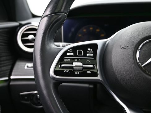 Used 2020 Mercedes-Benz E 450 4MATIC Wagon w/ Premium Package image 29