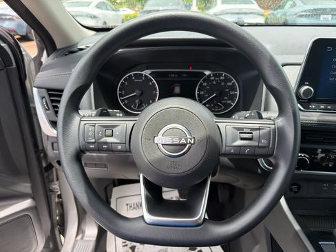 Used 2024 Nissan Rogue S FWD image 8
