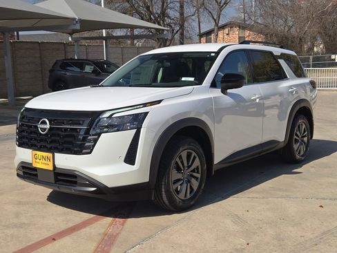 New 2026 Nissan Pathfinder SV image 7