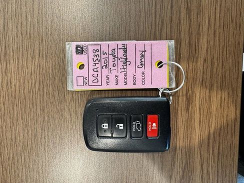 Used 2015 Toyota Highlander Limited image 48