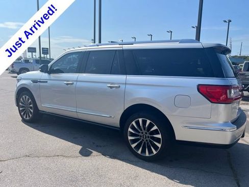 Used 2019 Lincoln Navigator L Select RWD image 9