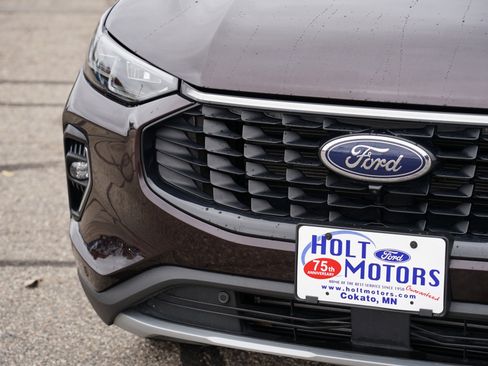 Used 2023 Ford Escape Platinum image 11