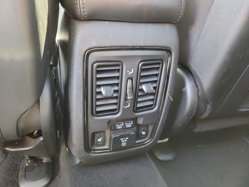 Used 2019 Jeep Grand Cherokee High Altitude AWD/4WD image 13