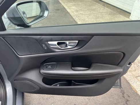 Used 2020 Volvo S60 T6 Momentum AWD/4WD image 20