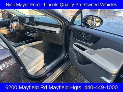 Used 2023 Lincoln Corsair Reserve image 9