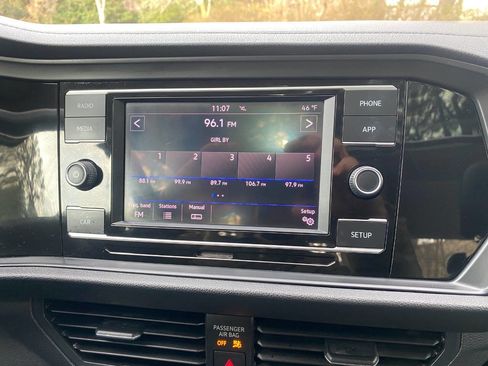 Used 2019 Volkswagen Jetta SE image 20