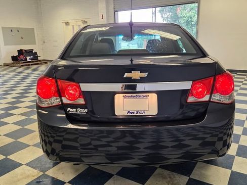 Used 2014 Chevrolet Cruze LS FWD image 11