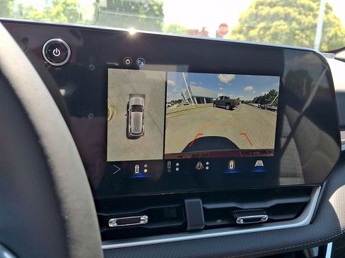 New 2026 Chevrolet Equinox LT w/ Safety and Technology Package FWD image 13