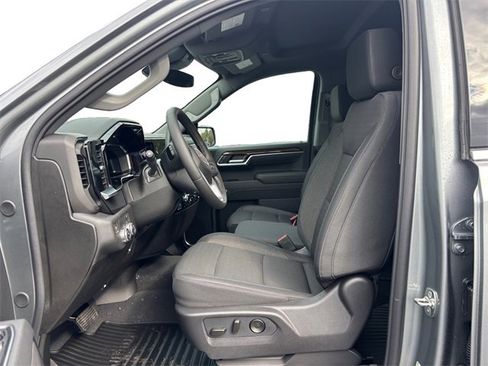 New 2026 GMC Sierra 1500 SLE image 9