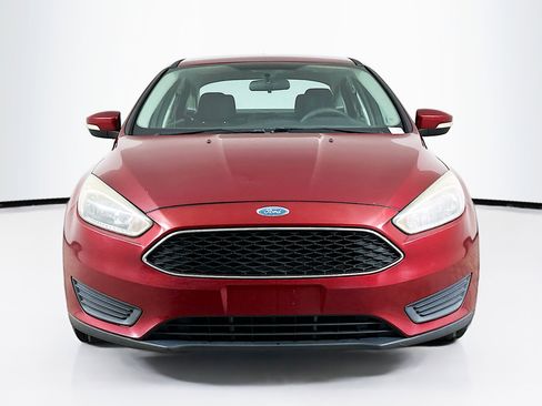 Used 2015 Ford Focus SE image 2