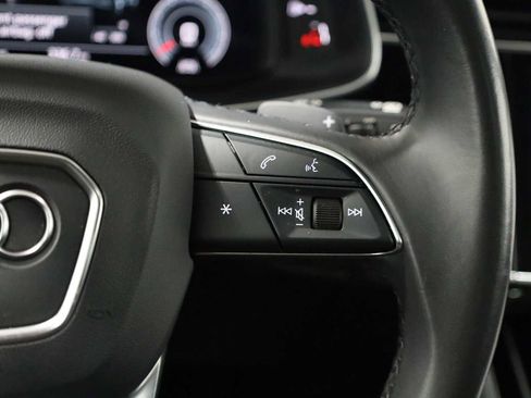 Used 2022 Audi Q7 Premium w/ Convenience Package image 26