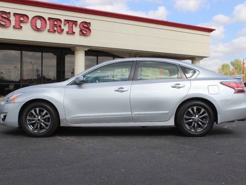 Used 2015 Nissan Altima 2.5 S w/ Special Edition Package image 5