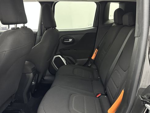 Used 2019 Jeep Renegade Latitude image 26