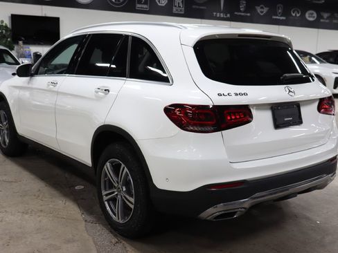Used 2022 Mercedes-Benz GLC 300 image 3
