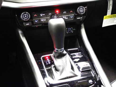 New 2026 Jeep Compass Limited image 20