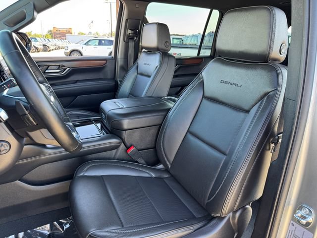 Used 2025 GMC Yukon XL Denali AWD/4WD image 14