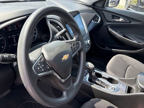 Used 2025 Chevrolet Malibu LT FWD image 7