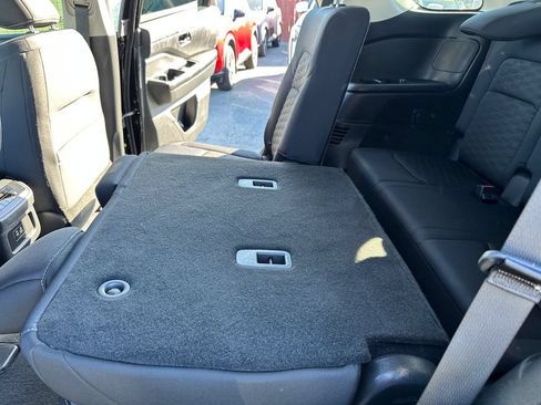 Used 2024 Nissan Pathfinder SV FWD image 19