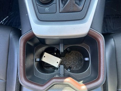 Used 2023 Toyota RAV4 Limited image 26