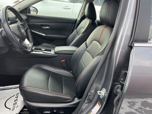 Used 2024 Nissan Sentra SR w/ SR Premium Package image 9