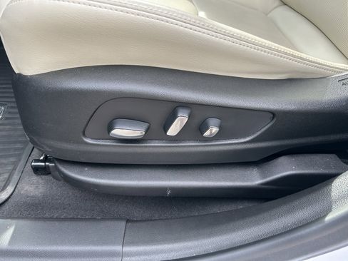 Used 2024 Cadillac XT6 Sport w/ Technology Package image 22