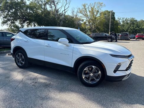 Used 2025 Chevrolet Blazer LT FWD image 6