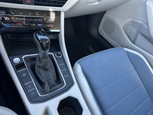 Used 2026 Volkswagen Jetta SE image 19