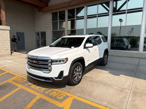 Certified 2023 GMC Acadia SLT w/ Preferred Package AWD/4WD image 1