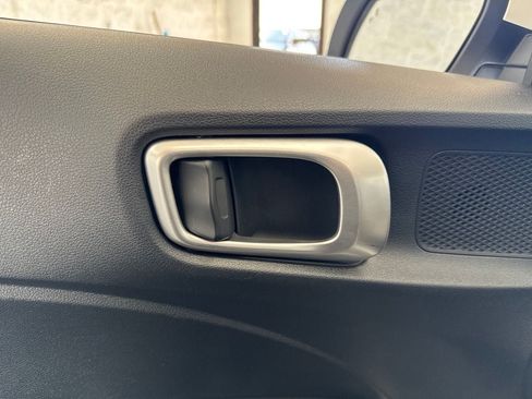 Used 2025 Hyundai Venue SEL FWD image 35