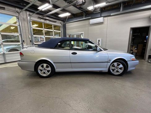 Used 2003 Saab 9-3 SE FWD image 7