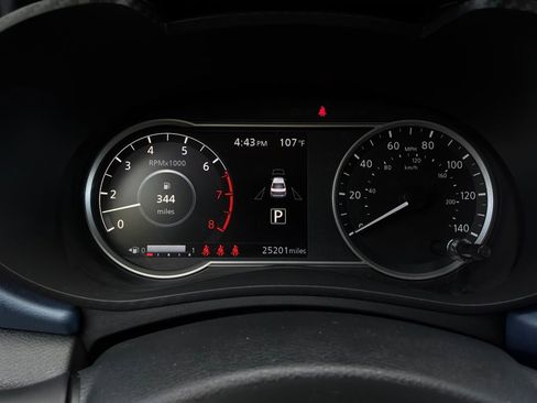 Used 2025 Nissan Versa SV FWD image 33