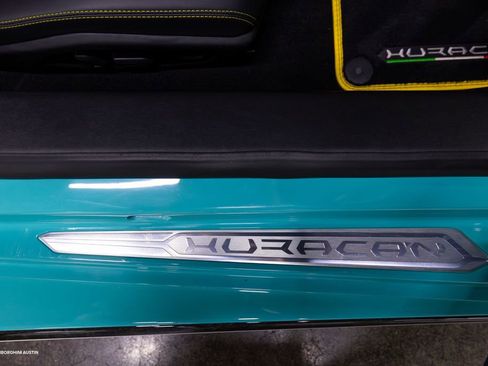 Used 2022 Lamborghini Huracan EVO image 18