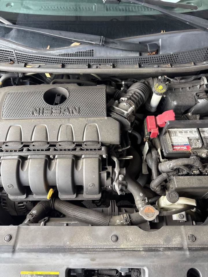 Used 2019 Nissan Sentra SR w/ Premium Package (SR) FWD image 6