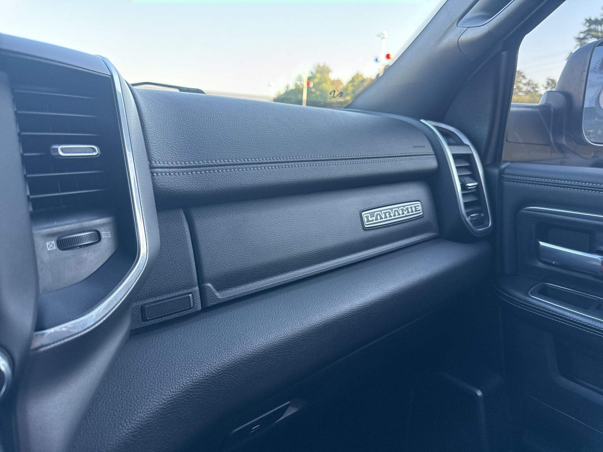 Used 2021 RAM 2500 Laramie w/ Night Edition AWD/4WD image 29