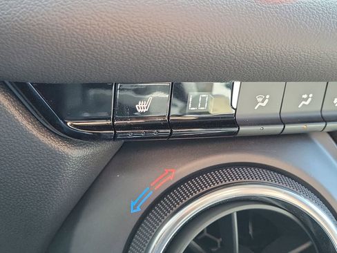 Used 2025 Chevrolet Blazer LT w/ Convenience Package image 33