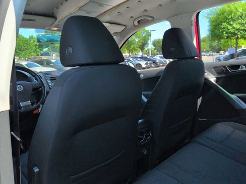 Used 2009 Volkswagen Tiguan SE FWD image 17