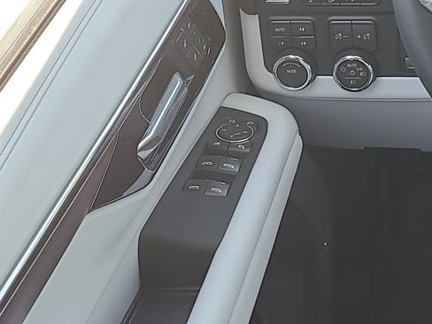 New 2026 Chevrolet Suburban Premier AWD/4WD image 20