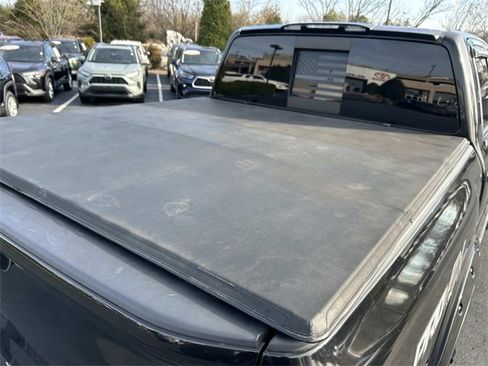 Used 2017 Nissan Titan PRO-4X image 13