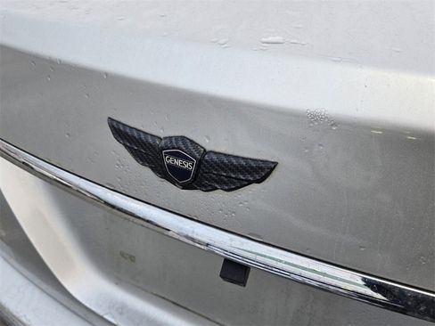 Used 2013 Hyundai Genesis 3.8 image 11