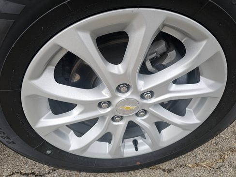 Used 2019 Chevrolet Equinox LT w/ Driver Convenience Package image 15