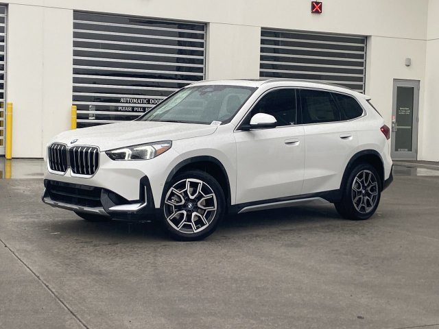 Used 2026 BMW X1 xDrive28i w/ Convenience Package AWD/4WD image 2