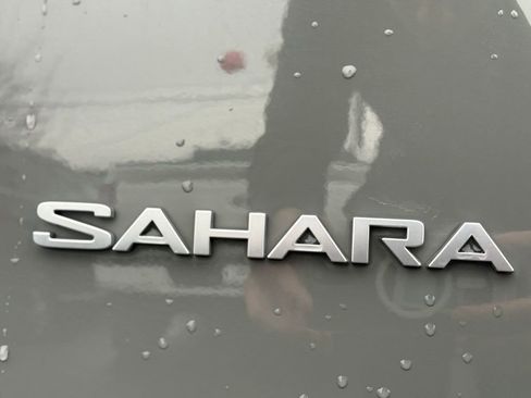 Used 2023 Jeep Wrangler Unlimited Sahara image 11