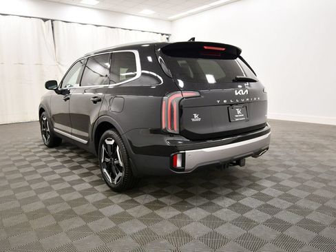 Certified 2025 Kia Telluride EX w/ EX Captain's Chair Package AWD/4WD image 5