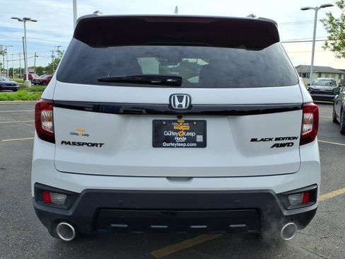 Certified 2024 Honda Passport Black Edition image 11