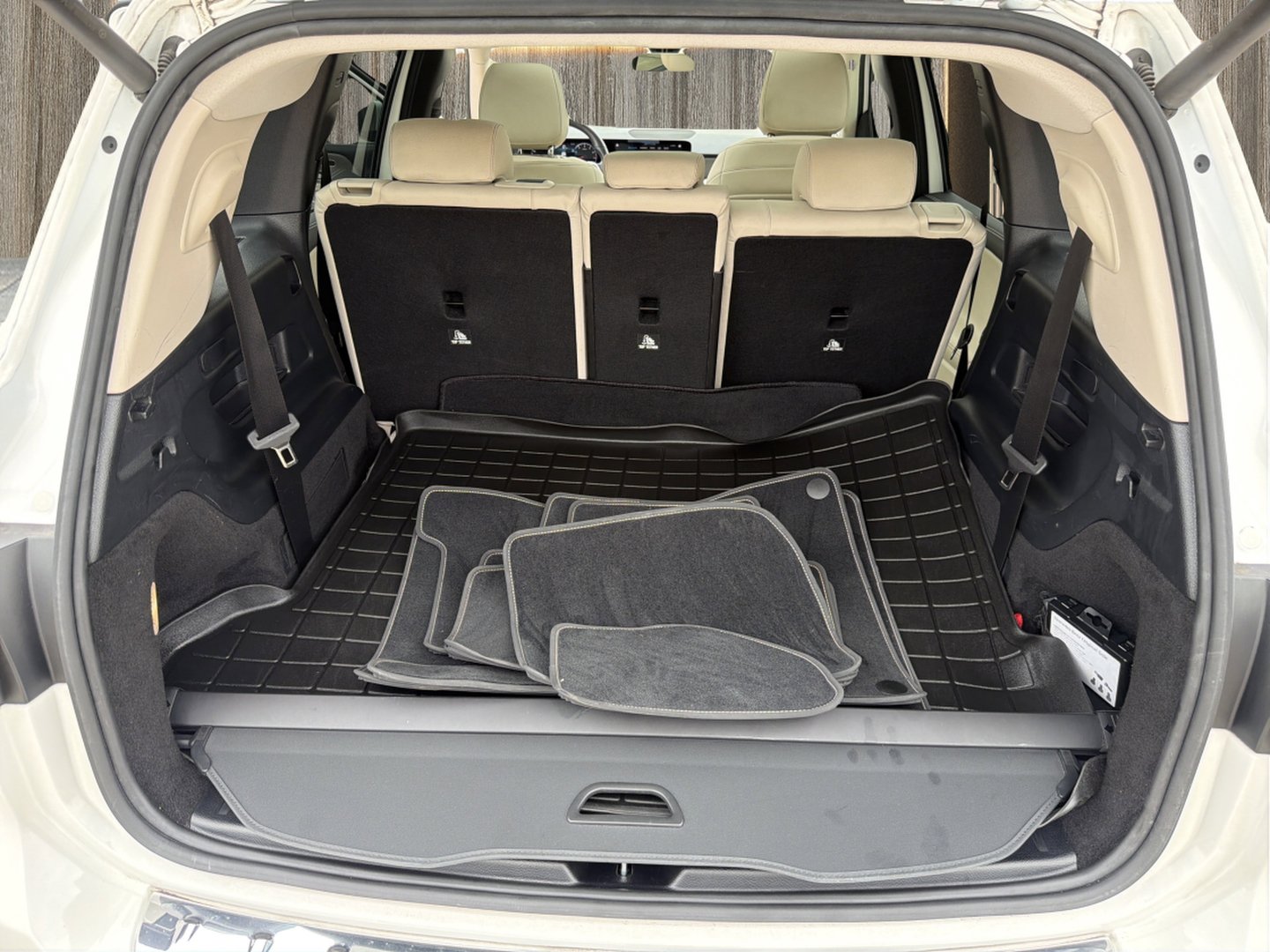 Used 2021 Mercedes-Benz GLB 250 4MATIC image 34