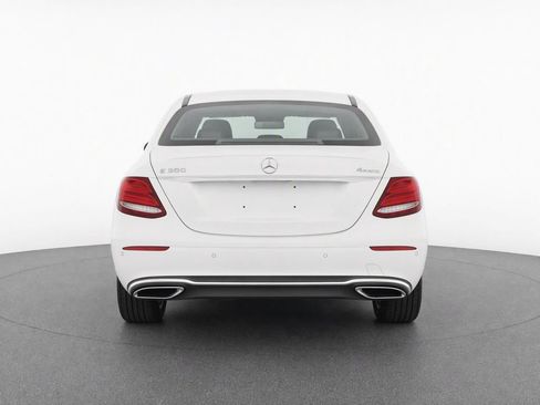 Used 2017 Mercedes-Benz E 300 4MATIC image 7