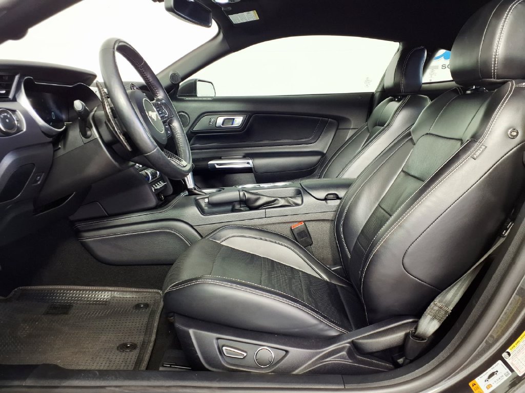 Used 2019 Ford Mustang GT Premium w/ Equipment Group 401A RWD image 8