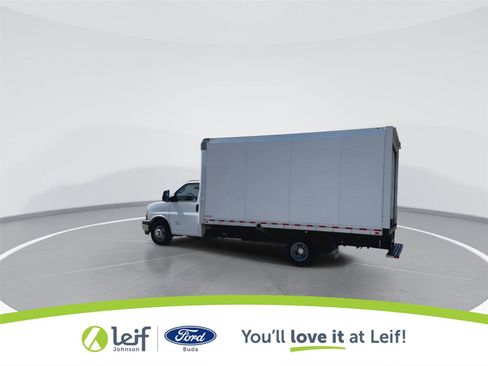 Used 2022 Chevrolet Express 4500 Extended w/ Power Convenience Package RWD image 5