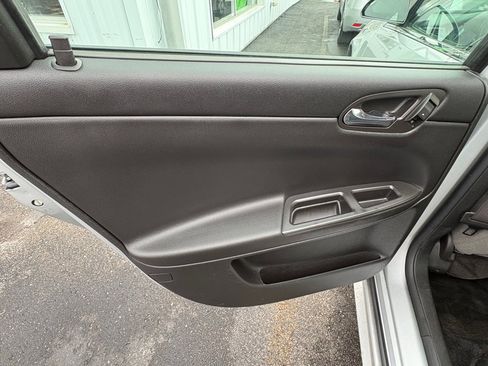 Used 2014 Chevrolet Impala LT w/ LT Sunroof Package image 11